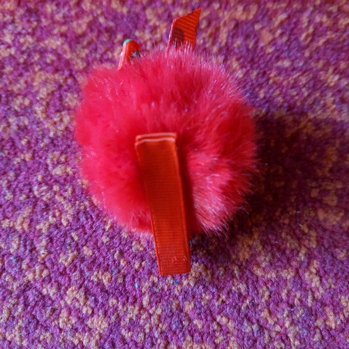 Children's clip hairpin fluffy red like new
