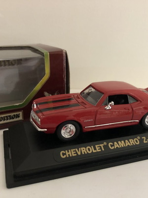 Chevrolet Camaro Z28 του 1967 Road Signature μοντέλο αυτοκινήτου σε κλίμακα 1:43