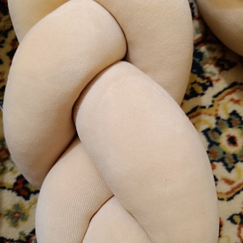 Velvet Sparrow braided crib bumper like new 470x14 cm