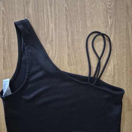 Top black like new