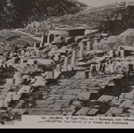  Καρτ-ποστάλ "ΔΕΛΦΟΙ -Η ΙΕΡΑ ΟΔΟΣ ΚΑΙ Ο ΘΗΣΑΥΡΟΣ ΤΩΝ ΑΘΗΝΑΙΩΝ", ασπρόμαυρο.