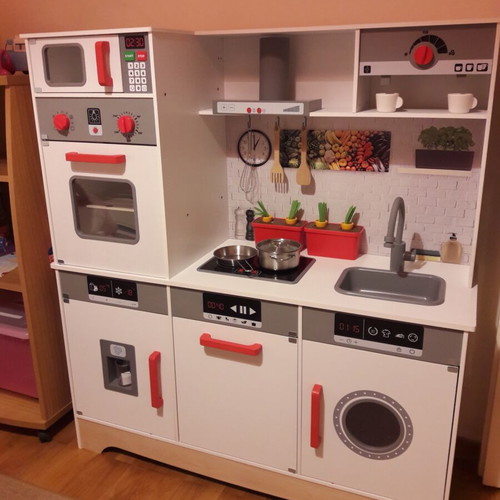 Wooden Kids Kitchen like new with accessories