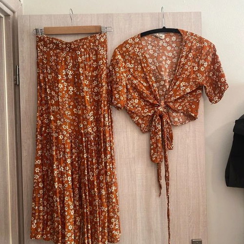 Summer set like new, orange floral