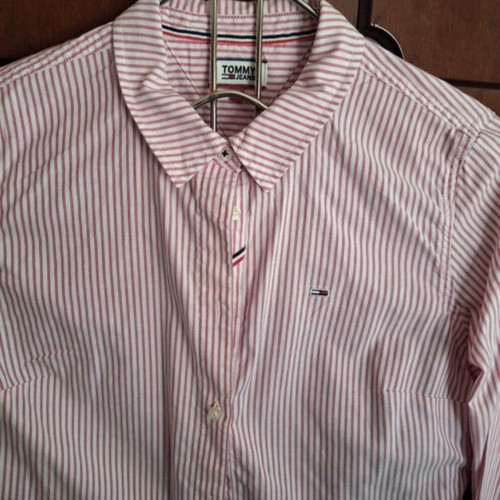 Tommy Hilfiger striped shirt like new, size M, white and red