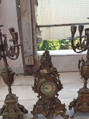 Месингов часовник с 5-рамкови свещници употребяван, работещ с камбана