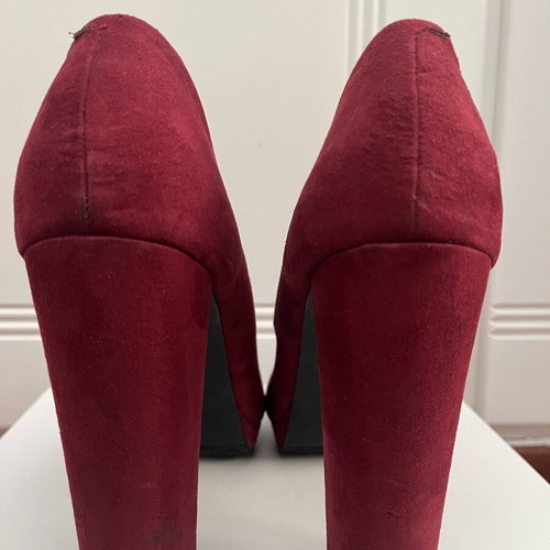 Attrattivo burgundy suede pumps 12cm heel like new