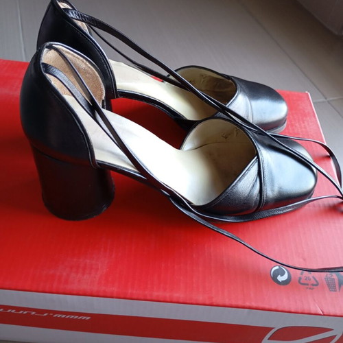 Vintage Shellys leather high heel shoes with strap used size 36-37