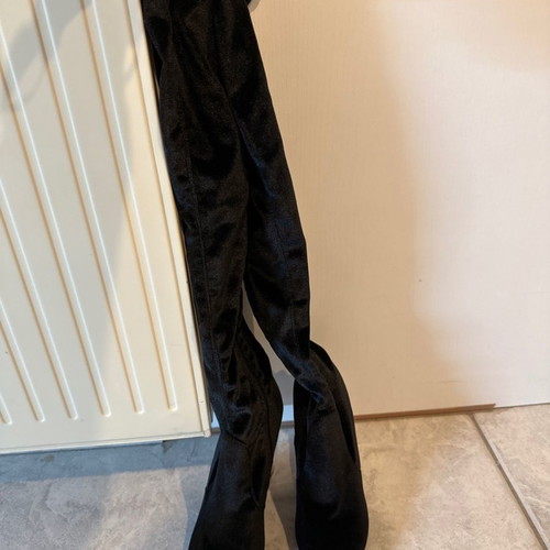 Black velvet over-the-knee boot used, size 37