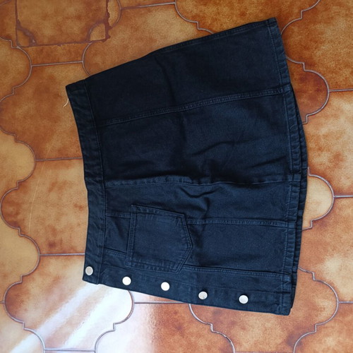 Mini skirt black size M/L like new