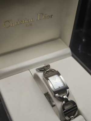 Christian Dior γυναικείο ρολόι D78-109 μεταχειρισμένο με αυθεντική θήκη