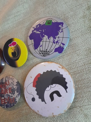 Vintage pin set used