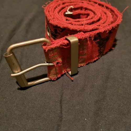 Belt with studs like new, 105cm