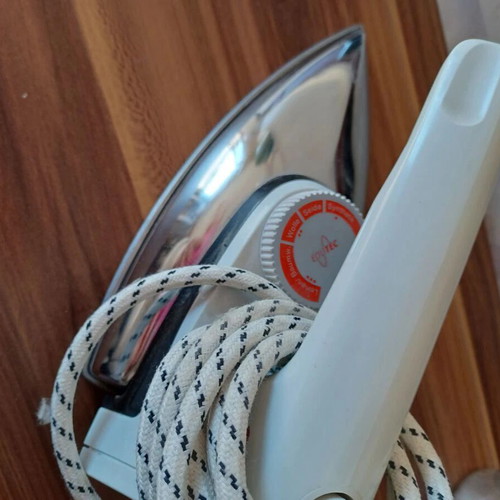 Iron without steam used