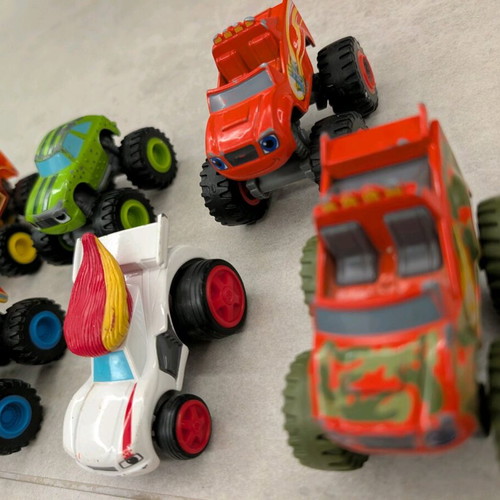 Blaze and the Monster Machines toy cars like new, set of 8