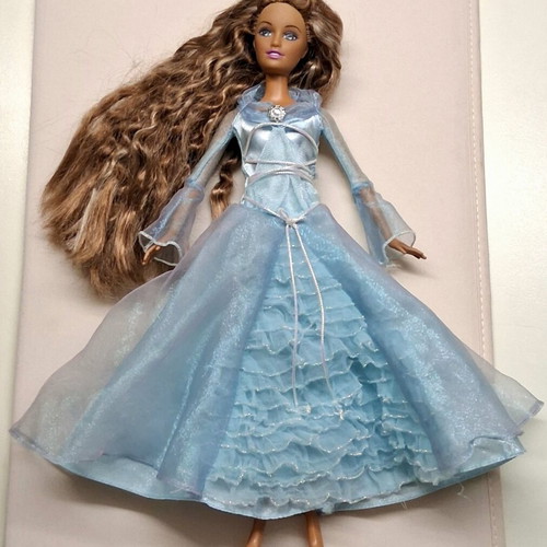 Mattel Barbie Magic of Pegasus Rayla Cloud Queen 2005 vintage doll