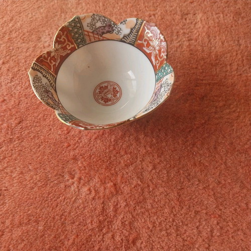 Japanese rice bowls like new, porcelain set of 3