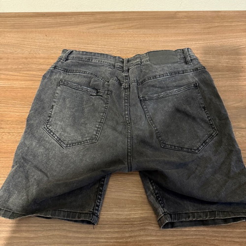 Bershka men's grey bermuda shorts W32 like new
