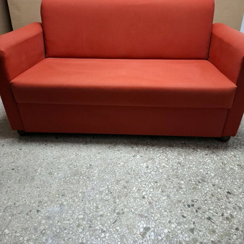 Sofa used 143x76x70 cm, seat 55 cm