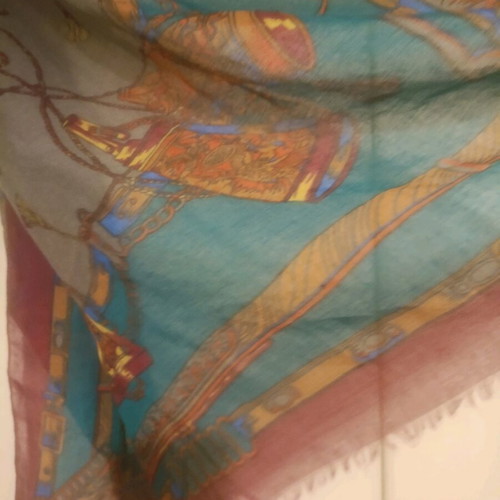 Scarf like new with Boch, 1.90x1.05, polyester