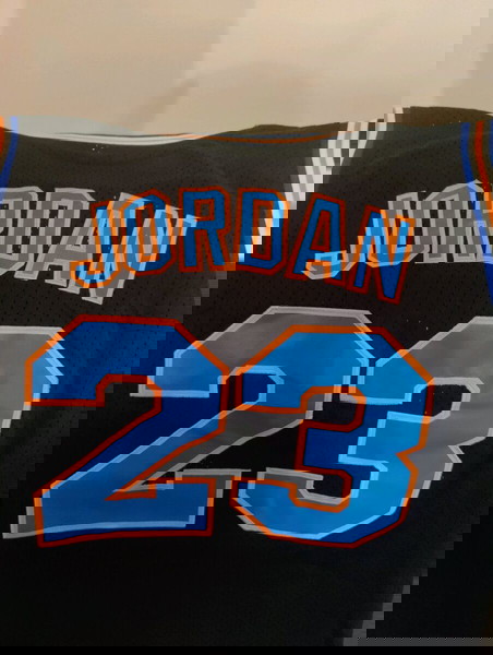 Εμφάνιση Jordan Looney tunes!