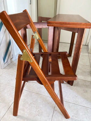 Wooden Folding Dining Table with 4 Folding Chairs Smart Space like new