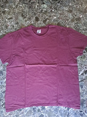 Short-sleeve t-shirt like new, size M, red and purple