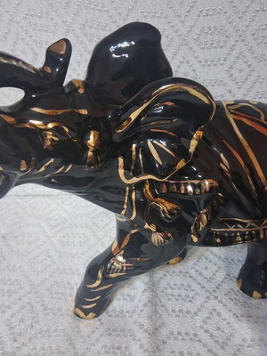 Porcelain elephant like new