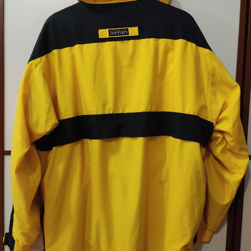 Ferrari Original windbreaker used, size XL, yellow with baby carrier