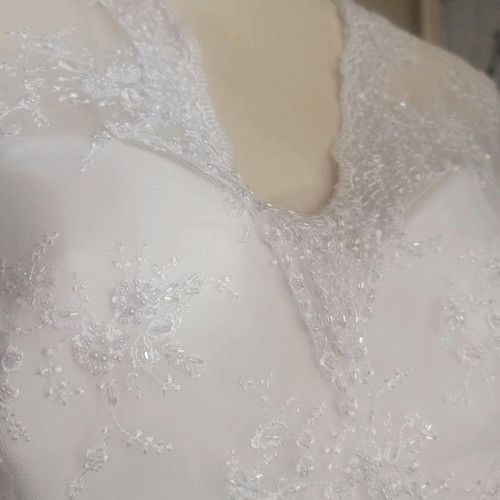 Handmade A-line wedding dress used, ivory satin with lace and pearls