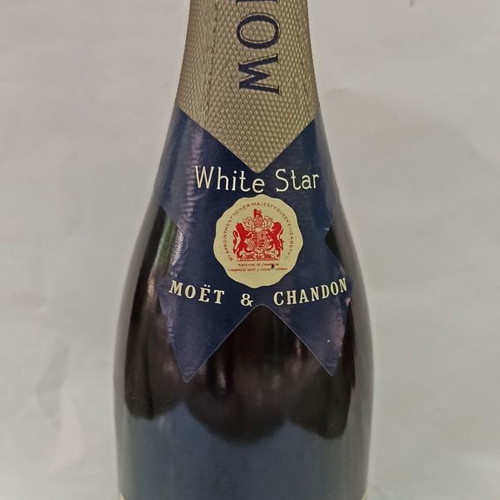 Moet & Chandon bottle used, 1970s vintage, sealed 750 ml