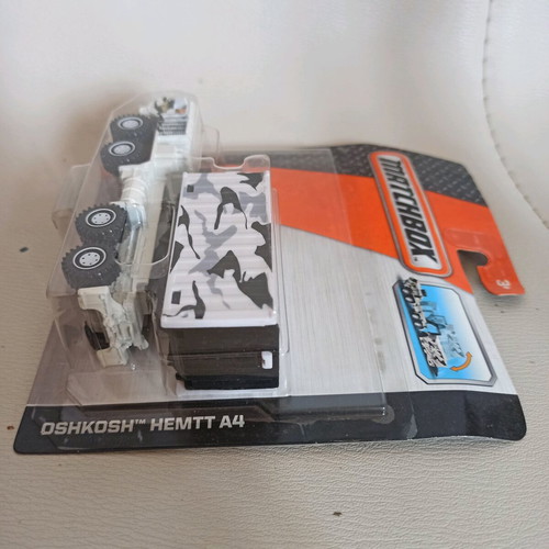 Matchbox Oshkosh Tow Truck HEMTT A4 RW019 Winter Camo new sealed