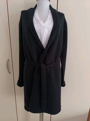 Black women's Mango cardigan used, long, buttonless