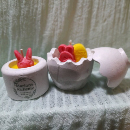 Soy candles with Easter theme in handmade plaster bases, new