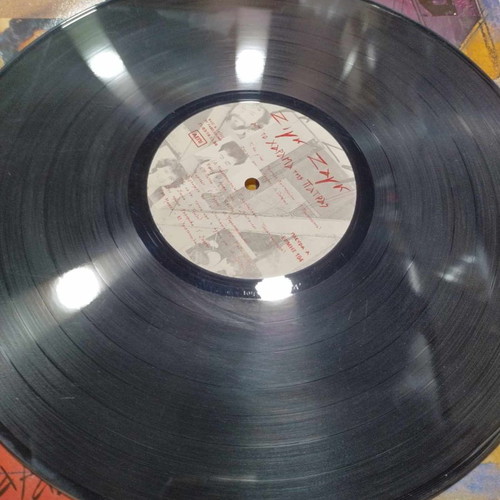 Zig Zag vinyl record from Harama of Patras used, laiko