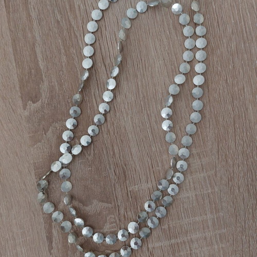 Women's necklace like new, silver color, double wrap design