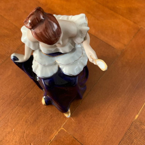 Royal dux porcelain figurine like new