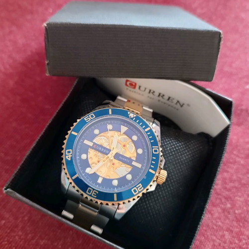 Curren Quartz 8412 wristwatch with bracelet