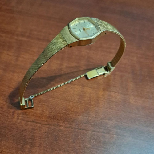 Aroma women's bracelet watch used, vintage Quartz Swiss Made