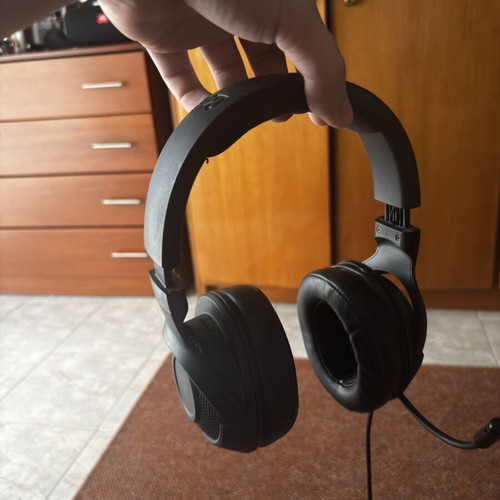 Kraken X Lite headphones used, slightly broken, wired