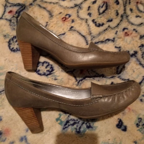 Ecco soft leather pumps like new, size 39/40, gray