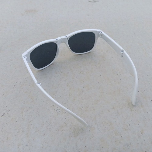 Foldable children's white sunglasses like new