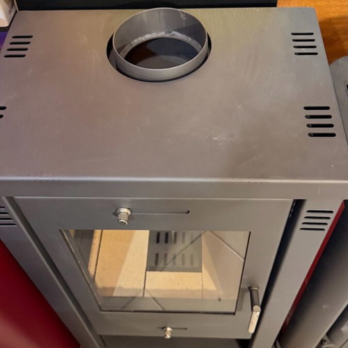 Metal wood stove new, modern and efficient