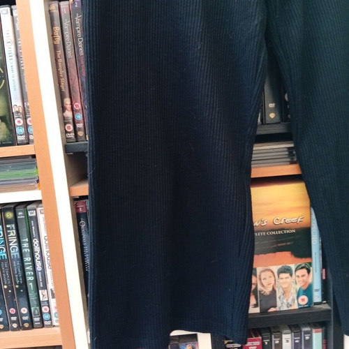 Pull & Bear μαύρη ribbed κοντή παντελόνα size L σαν καινούργιο