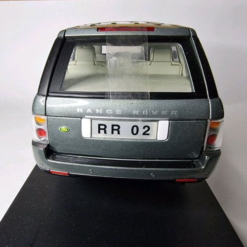 ERTL Range Rover Vogue metal model 1:18 like new, Giverny Green Met