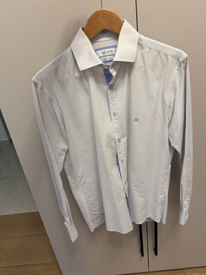 Guy Laroche Slim Line medium shirt like new, white with blue designs