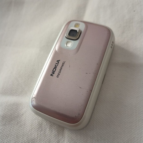 Nokia 6111 pink phone like new, functional without charger