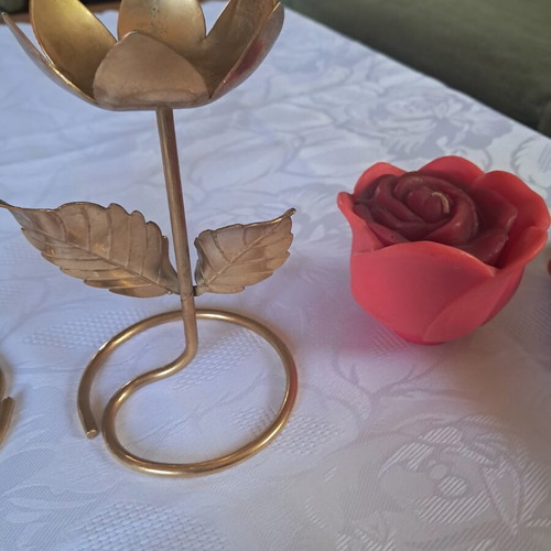 Avon vintage rose candle holder set with candles from 1970, like new