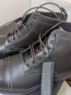Men's leather boots Sisley new brown