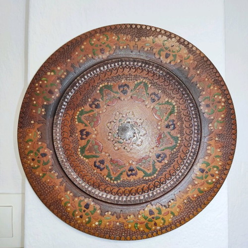 Vintage carved wooden plate handmade, like new, decorative