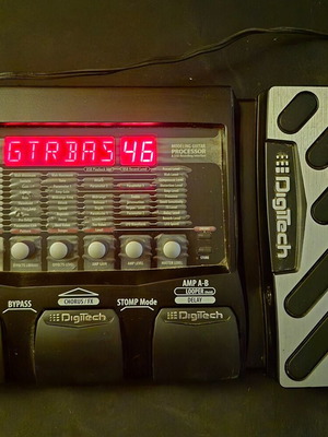 Digitech RP355 guitar effects pedal